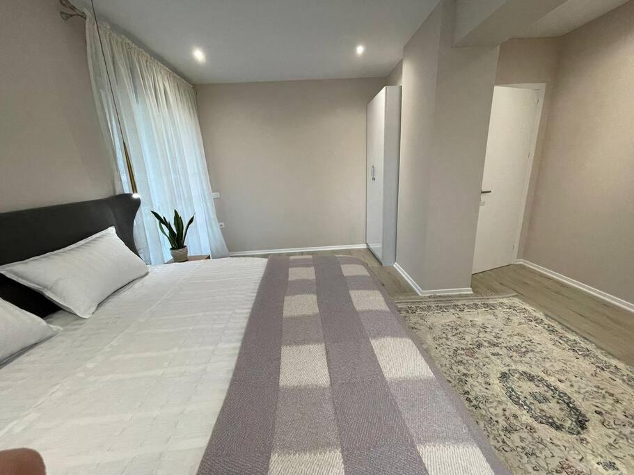 Melody Apartment In Корча Екстер'єр фото